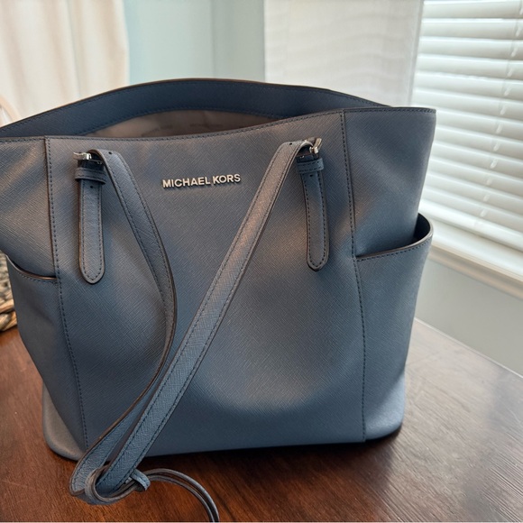 Michael Kors Navy Blue Tote - Picture 1 of 8
